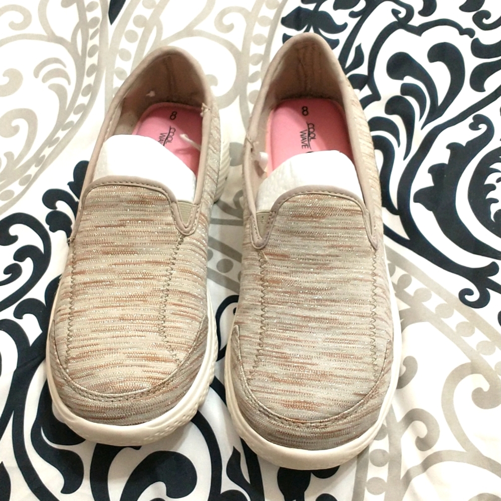 SZ 8  Cool Wave slip-ons memory foam worn in very few times